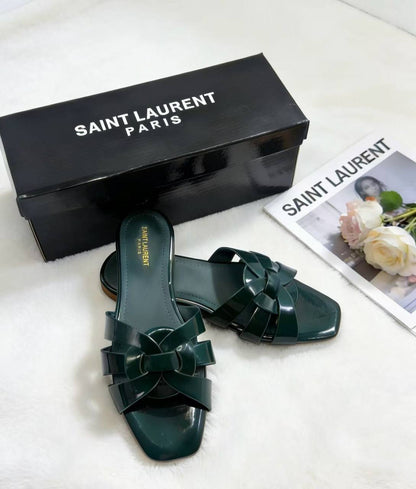 YSL
Slippers Ladies 
36-41 Sizes
60 dhs🇦🇪

Zain232
♥️♥️♥️