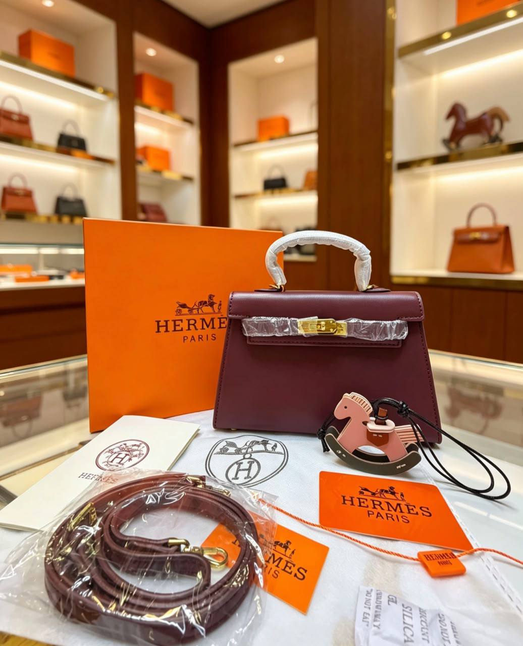 Hermes 
100 dhs✅
with box 
Good quality

Zain07
♥️♥️♥️