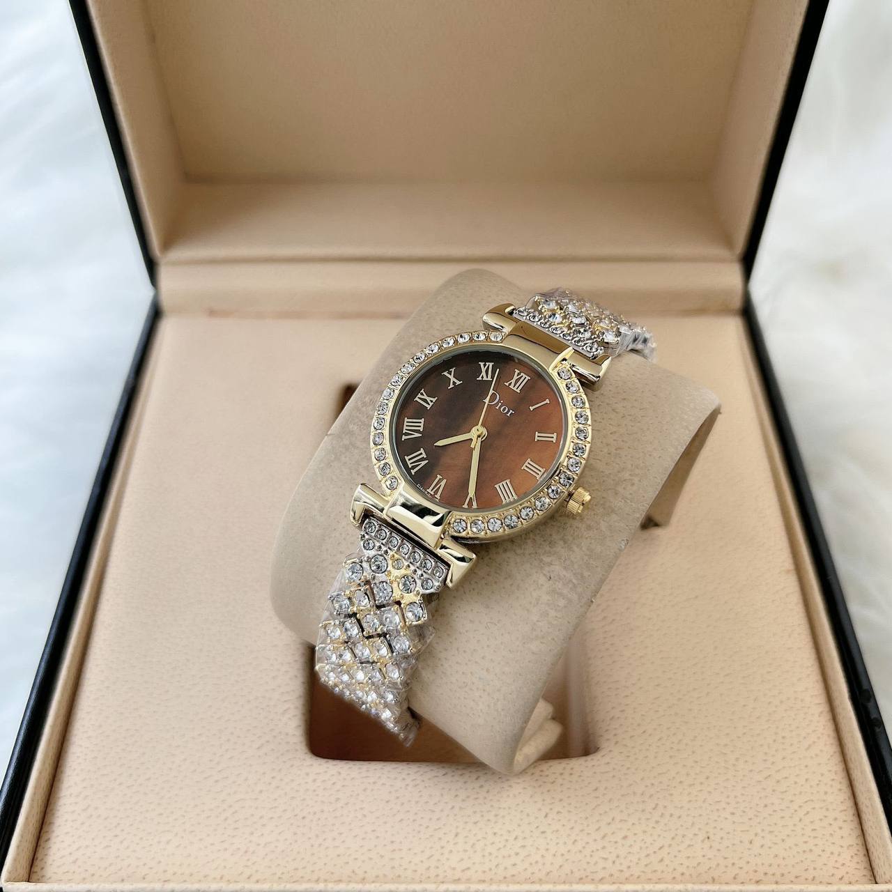 Ladies Watch
60 dhs🇦🇪🇦🇪

Zain45
♥️♥️♥️