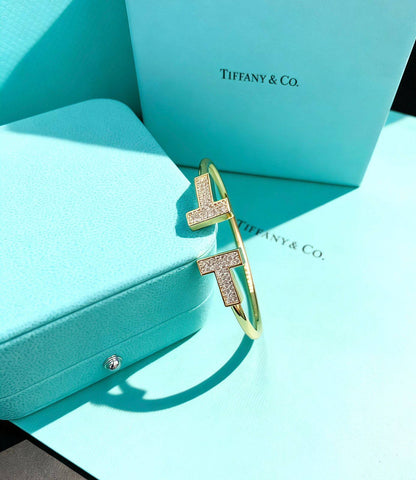 TIFFANY MASTER 
BANGLE
WITH NORMAL BOX AND PAPER BAG🛍️🎁
60 dhs🇦🇪🇦🇪

Zain89
♥️♥️♥️