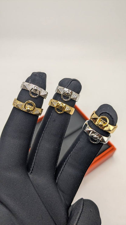 Hermes
*Master Quality* 
*Finger Ring*
65 dhs🇦🇪🇦🇪 with Normal Box 🎁
85 dhs🇦🇪🇦🇪 with Good Box 🎁
110 dhs🇦🇪🇦🇪 with Master Box 🎁

Zain210
♥️♥️♥️