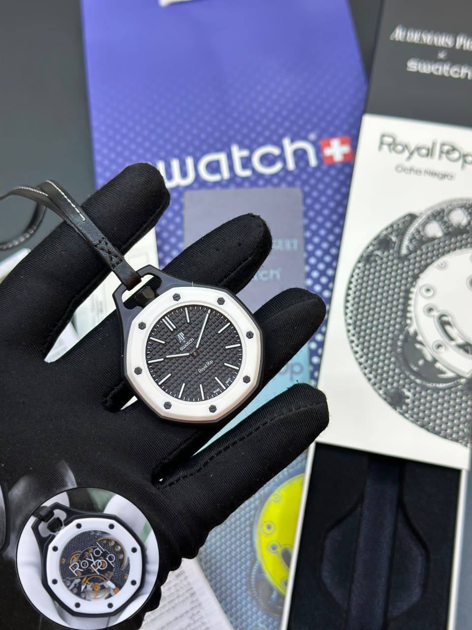 Swatch Royal pop good quality with box and papper bag and guarante card cataluck 
120 dhs🇦🇪🇦🇪

Zain59
♥️♥️♥️