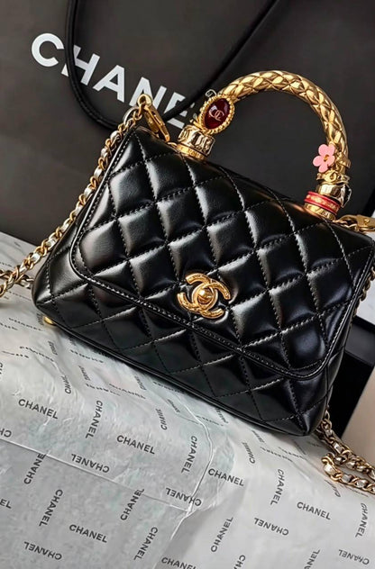 Chanel
130 dhs🇦🇪🇦🇪
High-quality magnetic box

Zain35
♥️♥️♥️