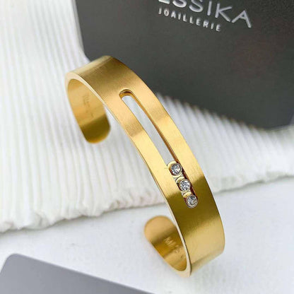 MESSIKA
BANGLE
MASTER💫✨⭐

55 dhs🌺 
With Box And Paper BAG 🛍️🎁

100 dhs🌺
With Good Box And Paper BAG 

🎁🎁🎁

Zain89
♥️♥️♥️
