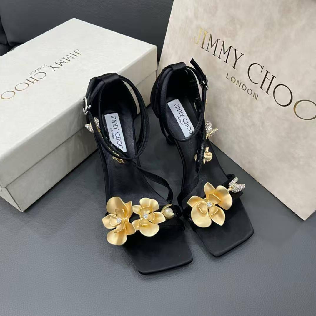 Jimmy choo
140 dhs✅
Size 36-42

Zain55
♥️♥️♥️