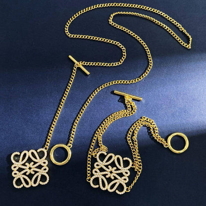 Loewe  💐
Necklace 
Earrings 
Bracelet 
Master Quality 💎

*130* AED normal box 📦

Zain48
♥️♥️♥️