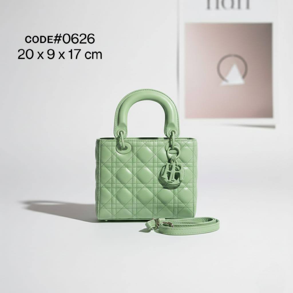 CHRISTIAN LADY DIOR
ᴍᴀᴛᴛᴇ ʟᴇᴀᴛʜᴇʀ ᴍᴀᴛᴇʀɪᴀʟ
ᴡɪᴛʜ ʟᴏɴɢ ʙᴇʟᴛ sᴛʀᴀᴘ
sɪᴢᴇ : 20 cm

65 dhs✅

Zain31
♥️♥️♥️