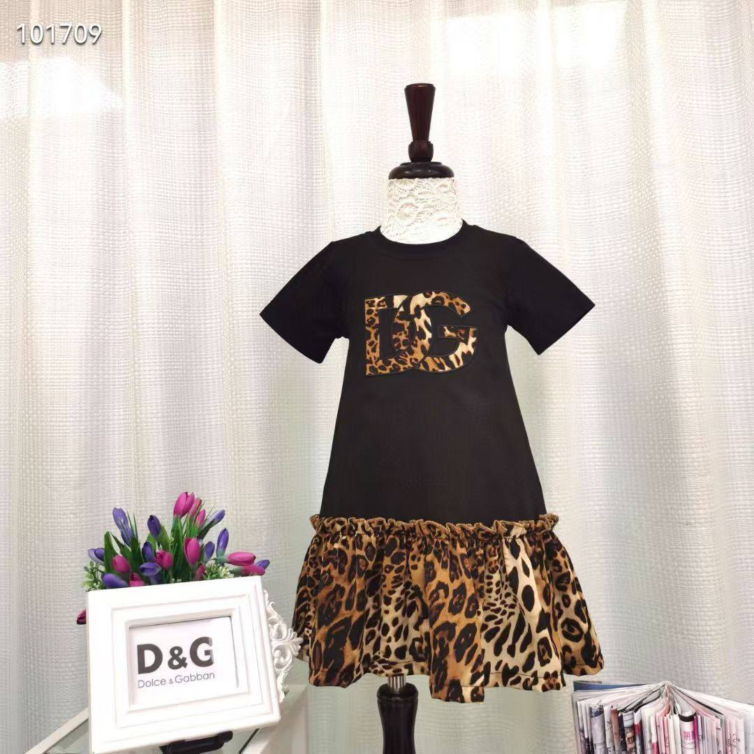 D&G - Dior
2-10y 
110 dhs🇦🇪

Zain151
♥️♥️♥️