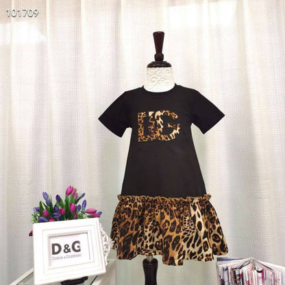 D&G - Dior
2-10y 
110 dhs🇦🇪

Zain151
♥️♥️♥️