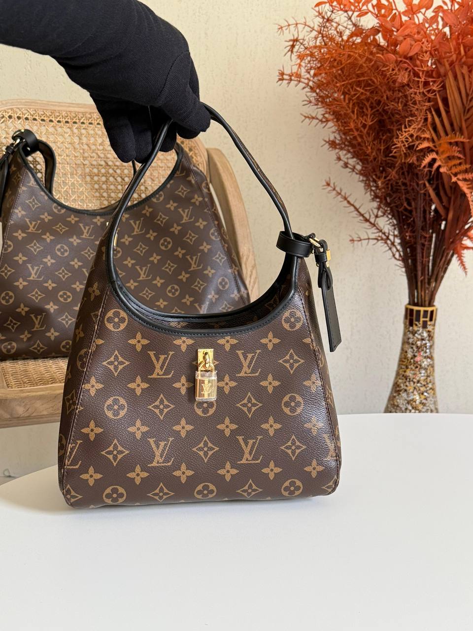 Available Again✨✨✨
LV
25cm
340 dhs🪙💚
39cm
380 dhs🪙💚
Top quality 
With box🎁

Zain167
♥️♥️♥️