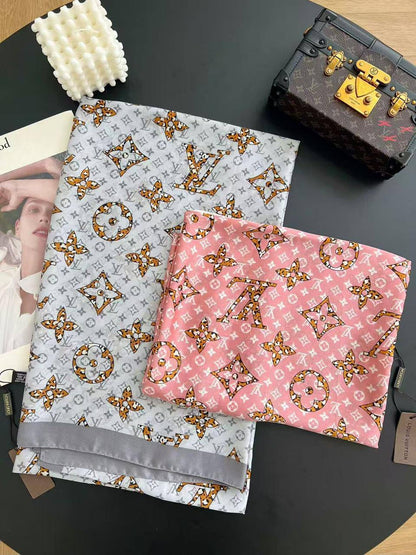 Silk scarf 
40 dhs❣️

Zain93
♥️♥️♥️