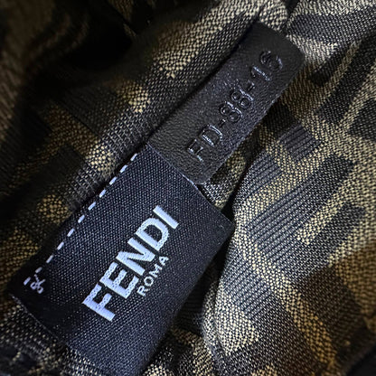 FENDI 
MASTER QUALITY
 WITH BOX 
240 dhs✅

Zain295
♥️♥️♥️