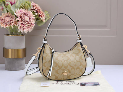 Coach 
Best quality with box’s 
100 dhs✅
size 21 cm

Zain290
♥️♥️♥️