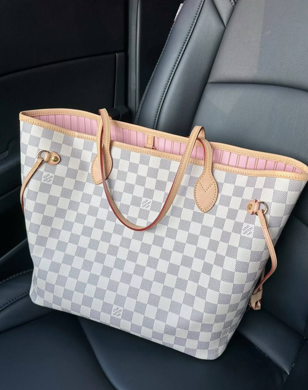 LV
with box
100 dhs🇦🇪🇦🇪

Zain305
♥️♥️♥️