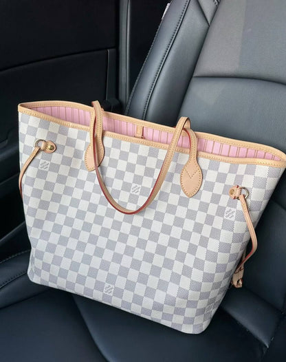 LV
with box
100 dhs🇦🇪🇦🇪

Zain305
♥️♥️♥️