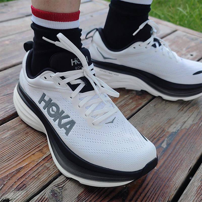 Hoka One One Bondi 8 ‘White/Black’🤍🖤
36-45 AVAILABLE 
210 dhs✅

Zain242
♥️♥️♥️