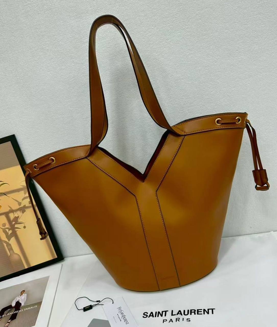 YSL
52*35*15 cm
95 dhs🇦🇪

Zain17
♥️♥️♥️