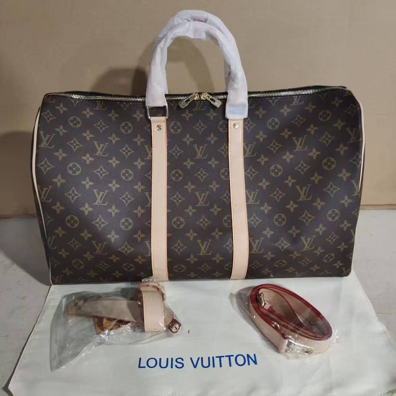 LV Travel bag 
High quality 
Size 55cm
120 dhs✅

Zain70
♥️♥️♥️