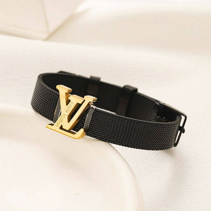 New arrival branded bangle and bracelet 
40 dhs💓

Zain243
♥️♥️♥️
