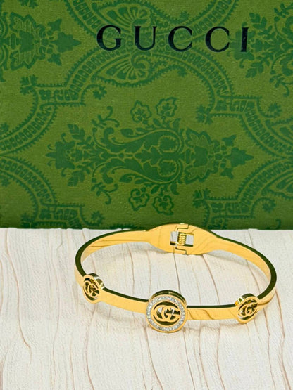 Stainless steel🍁 

Bangle ✨

 Non turnish💕

20 dhs🇦🇪🇦🇪

Zain263
♥️♥️♥️