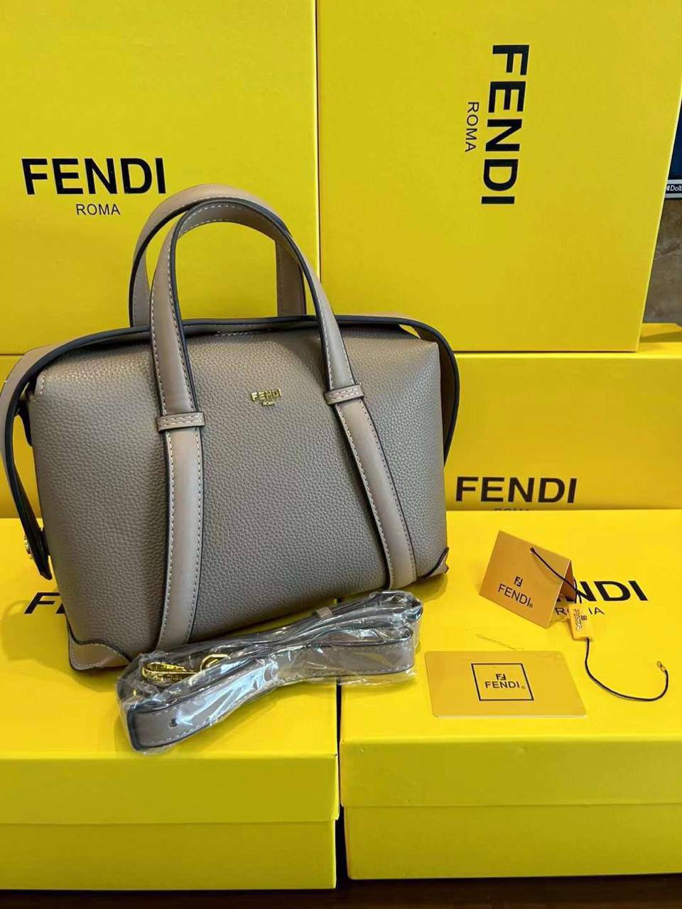 💐 Brand Boston
1️⃣ First  quality
Size : 27 * 25 cm
90 dhs🌺

Zain115
♥️♥️♥️