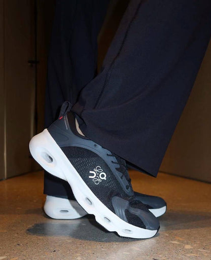 On Running Cloudsolo LOEWE Black White，Size 36-45 ，
230 dhs🪙🌨️

Zain18
♥️♥️♥️
