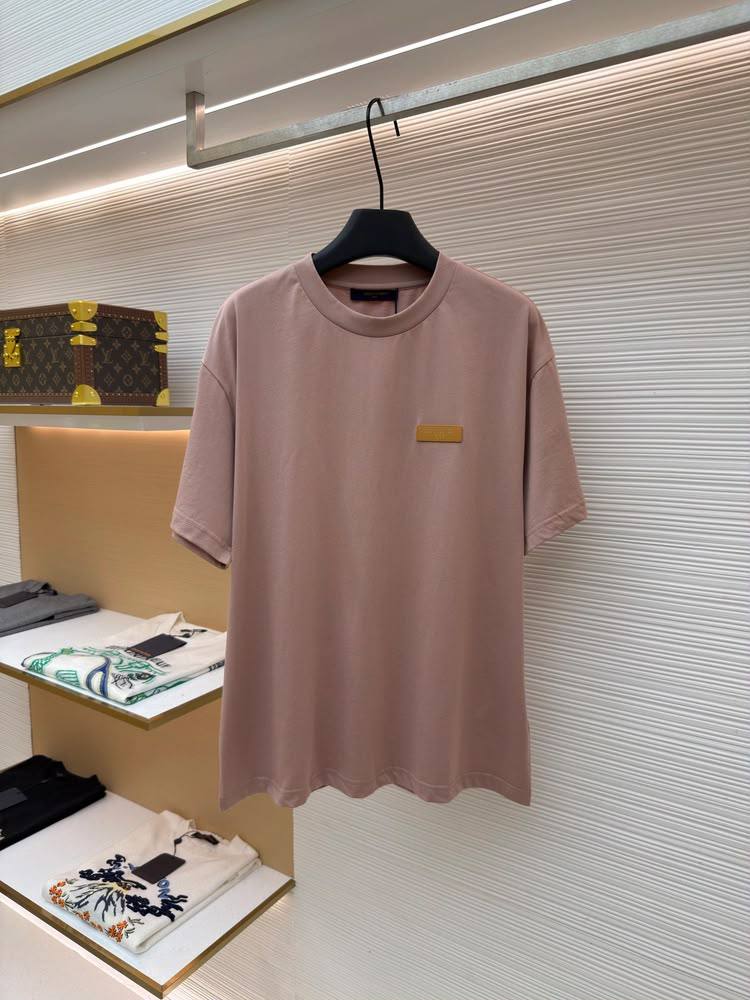 LV

Men’s Tshirt 
Master Quality 
SMLXLXXL 
280 dhs🇦🇪🇦🇪

Zain276
♥️♥️♥️