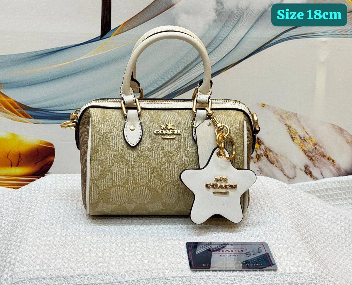 Coach
Good quality 
with box 
100 dhs💛

Zain186
♥️♥️♥️