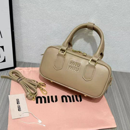 MiuMiu 
80 dhs🪙🌨️

Zain42
♥️♥️♥️