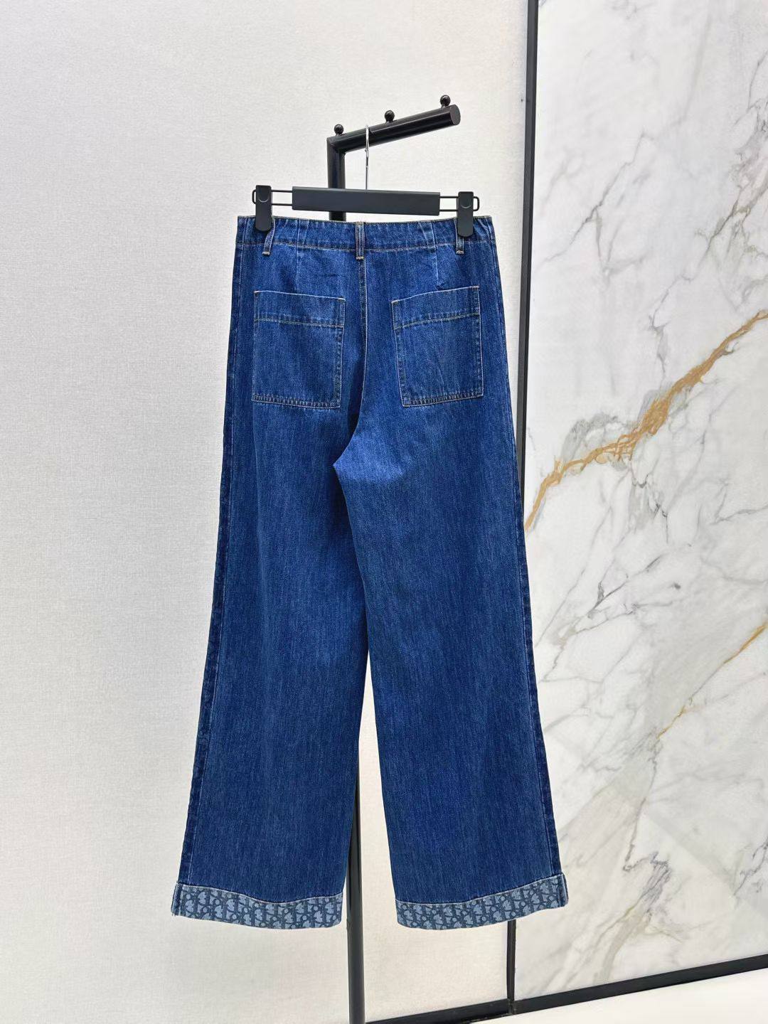 *New collections    
170 dhs🗽
*good  quality  ✅
*Sizes:S M L xl* 
*AVAILABLE NOW*

Zain231
♥️♥️♥️