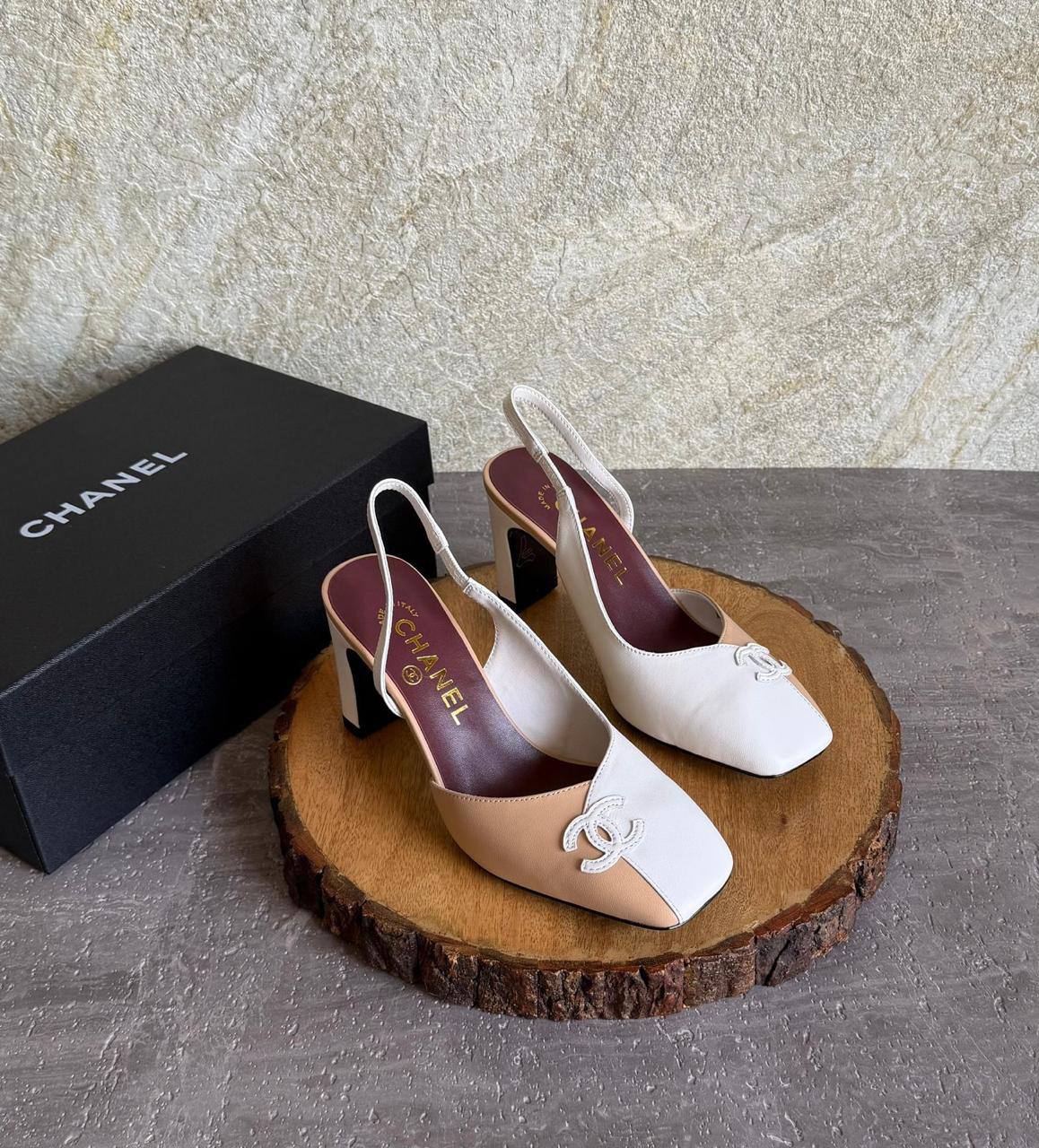 CHANEL 💫😍
SuperMaster Quality 💯
450 dhs✅
Size: 36-41 💥

Zain171
♥️♥️♥️