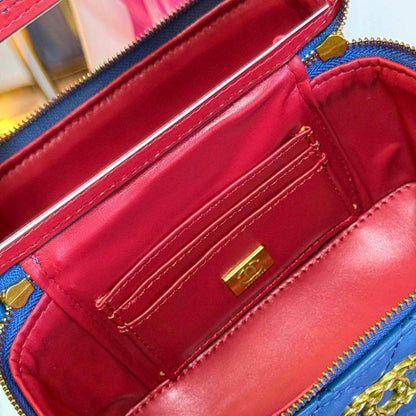 CHANEL 
GOOD QUALITY 


WITH BOX  
🎁🎁🎁

100 dhs✅
SIZE : 16 cm

Zain39
♥️♥️♥️