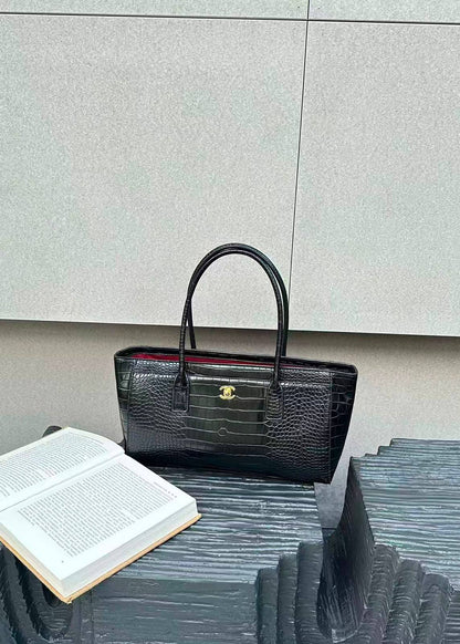 Chanel

130 dhs🇦🇪🇦🇪

Zain143
♥️♥️♥️