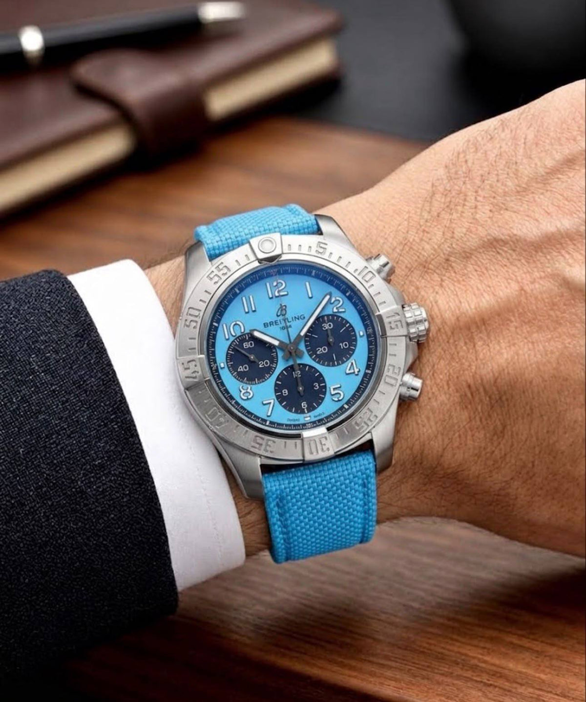 breitling 
watch for men 
good quality 
380 dhs🇦🇪🇦🇪

Zain59
♥️♥️♥️