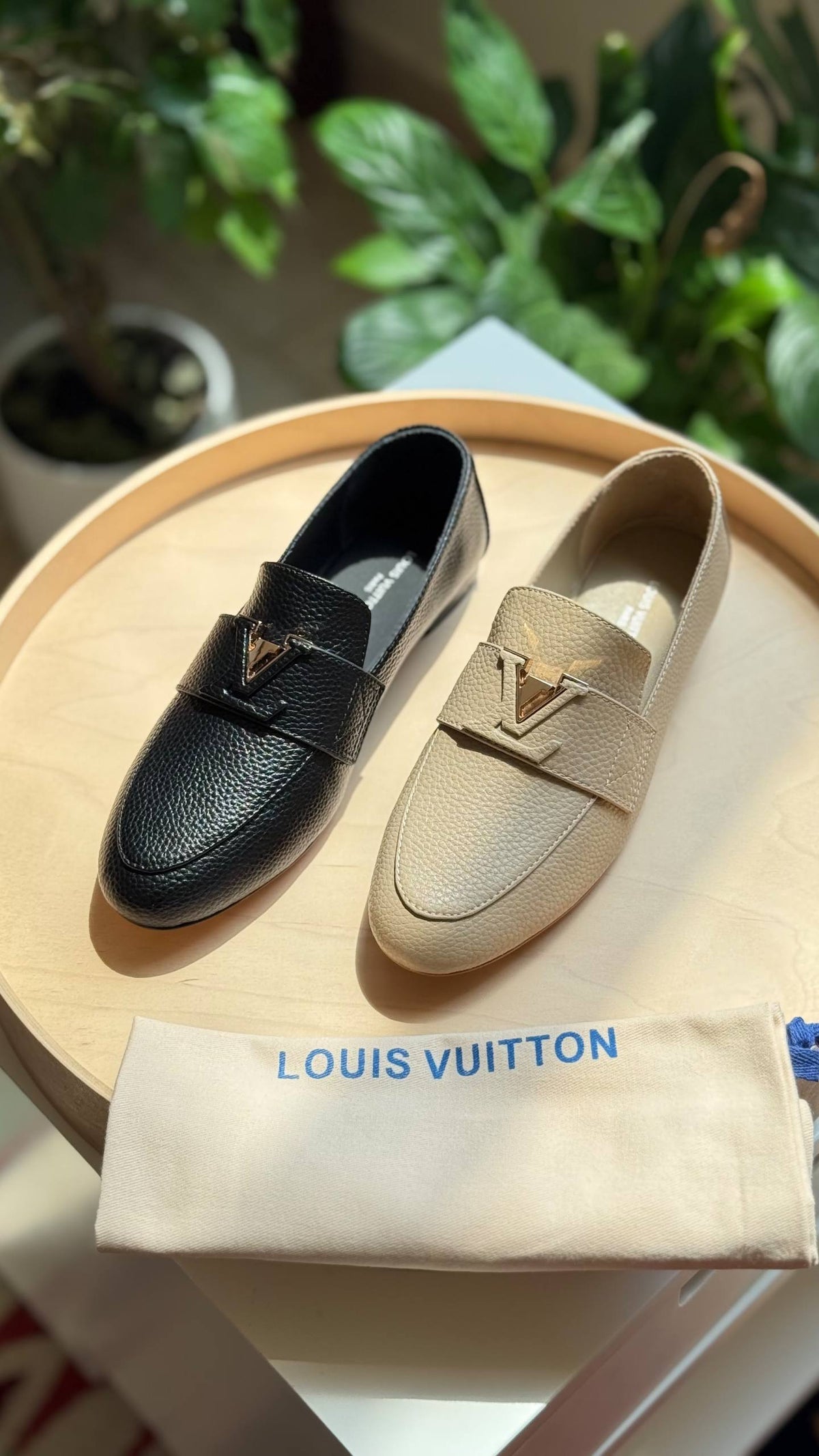 LV

Available Again🤩

Master quality 

Size: 36 to 41
480 dhs🇦🇪🇦🇪🇦🇪

Zain318
♥️♥️♥️