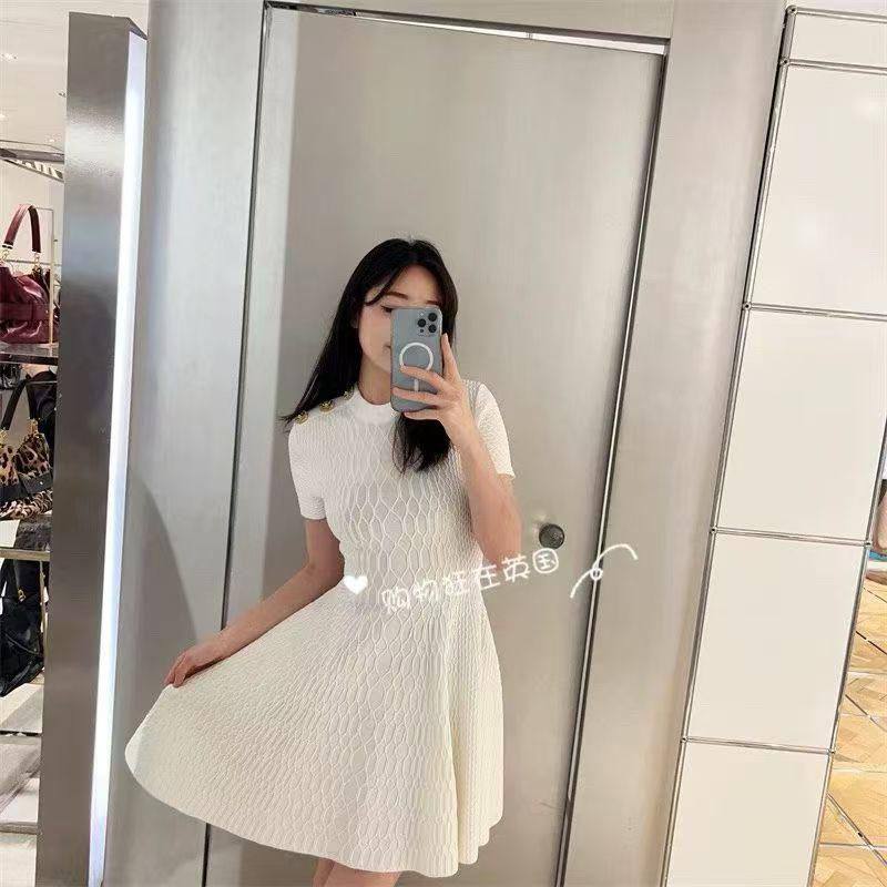 Have Size
290 dhs💓

Zain262
♥️♥️♥️