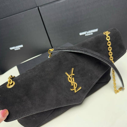 YSL 
 MASTER QUALITY  
280 dhs✅
leather 
Size : 35cm

Zain39
♥️♥️♥️