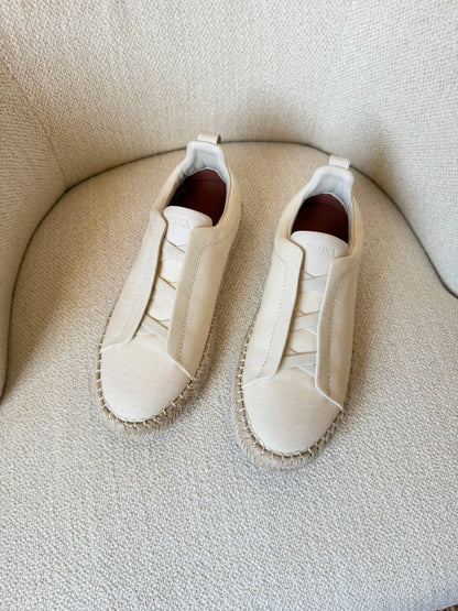 ZEGNA
*AAA QUALITY*
*SIZE:40 to 46*
450 dhs🇦🇪🇦🇪

Zain185
♥️♥️♥️