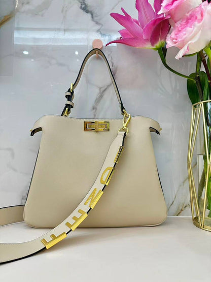 Fendi
High Quality
130 dhs🪙🌨️

Zain143
♥️♥️♥️