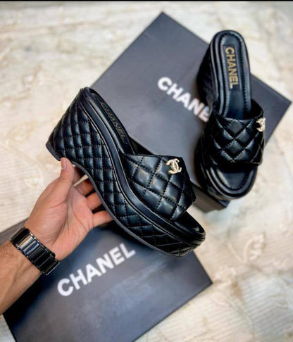 Chanel
Size 36-39
130 dhs🪙💕

Zain241
♥️♥️♥️