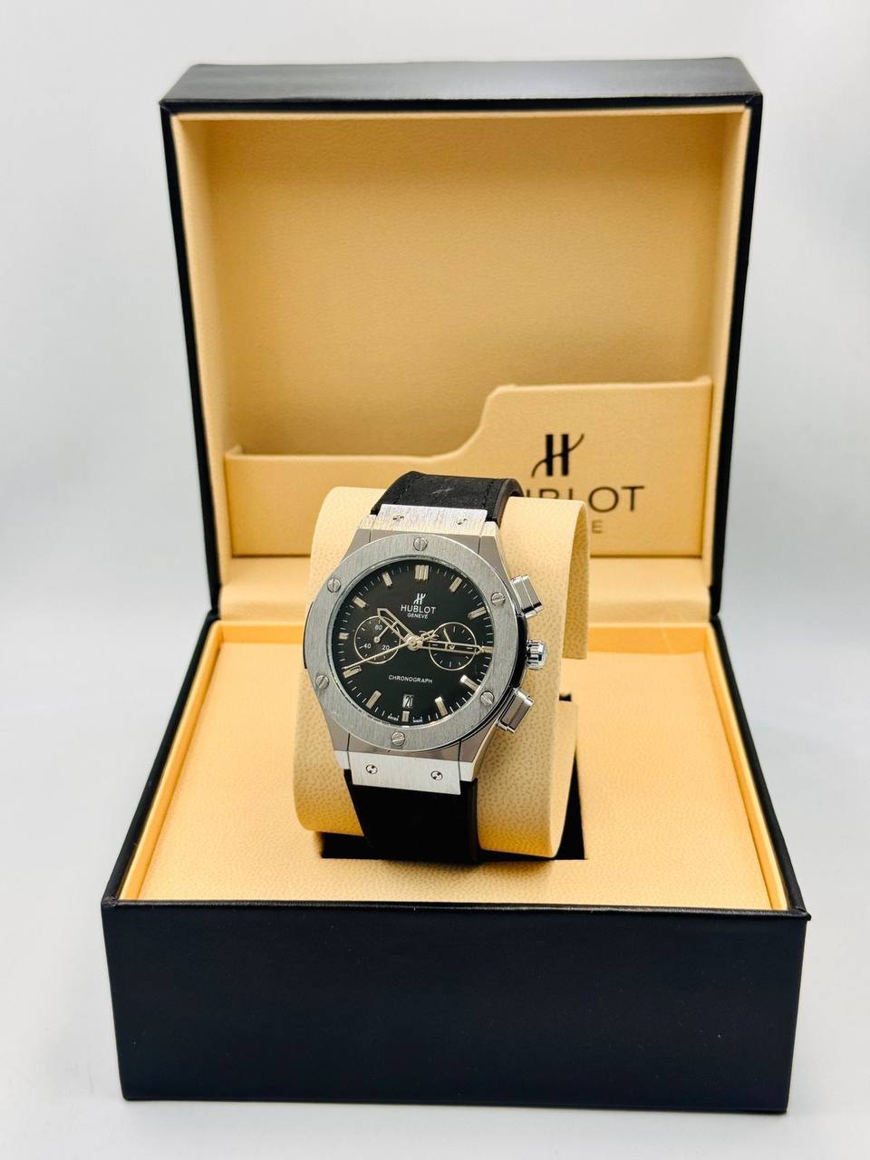Hublot Men
*New Arrival*🔥
85 dhs✅

Zain08
♥️♥️♥️