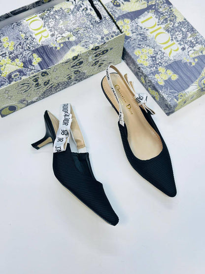 Dior
Size 36-41
110 dhs🪙💚

Zain21
♥️♥️♥️
