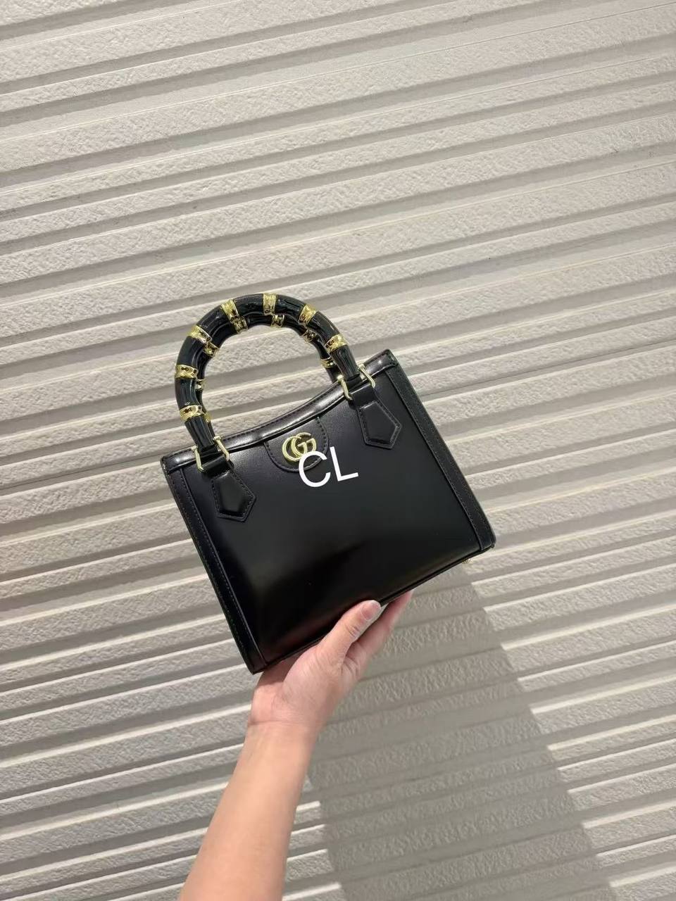 GUCCI
22*20*10cm
High quality 
150 dhs💓

Zain44
♥️♥️♥️
