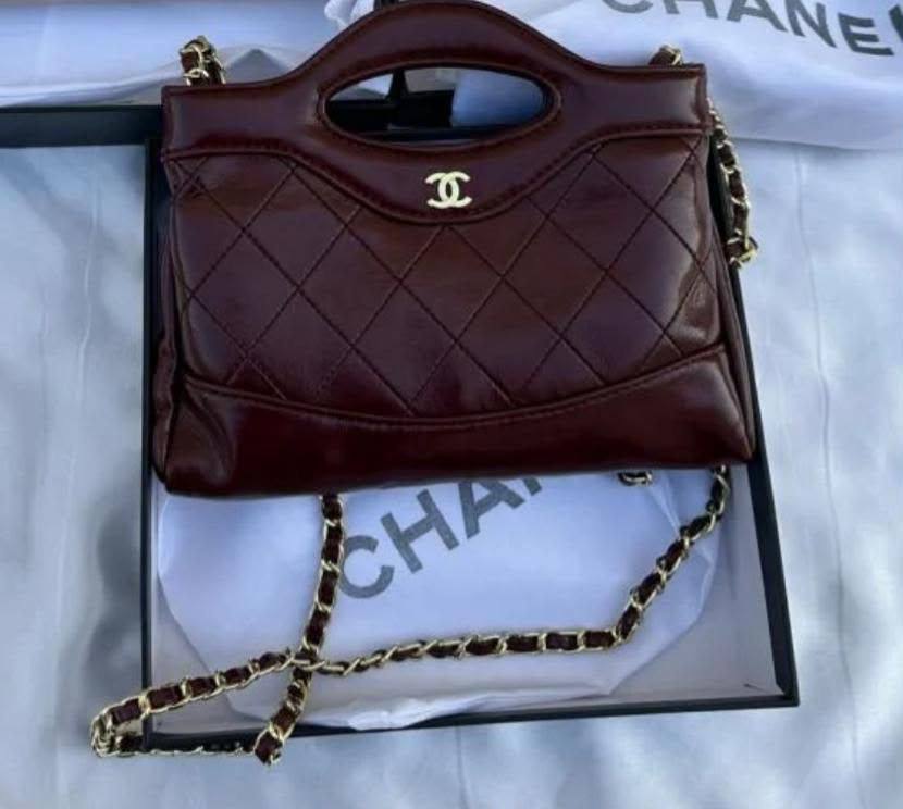 Chanel
with box
95 dhs✅

Zain219
♥️♥️♥️