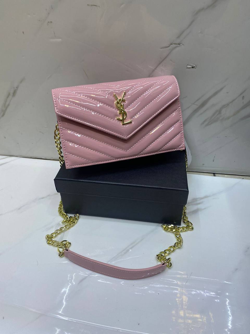 YSL

withbox 
🎁🎁🎁

85 dhs🪙🌺

Zain143