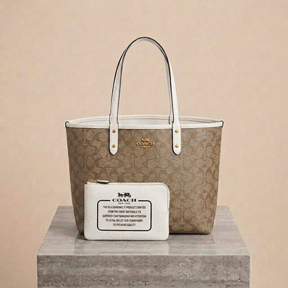 COACH ʀᴇᴠᴇʀsɪʙʟᴇ
ᴛᴏᴛᴇʙᴀɢ sɪɢɴᴀᴛᴜʀᴇ ᴄᴀɴᴠᴀs
ᴡɪᴛʜ ᴅᴇᴛᴀᴄʜᴀʙʟᴇ ᴡʀɪsʟᴇᴛ
sɪᴢᴇ : 35 cm

90 dhs✅

Zain31
♥️♥️♥️
