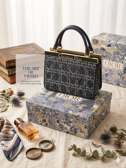 Guess
110 dhs✅

with box
🎁🎁🎁

Zain203
♥️♥️♥️