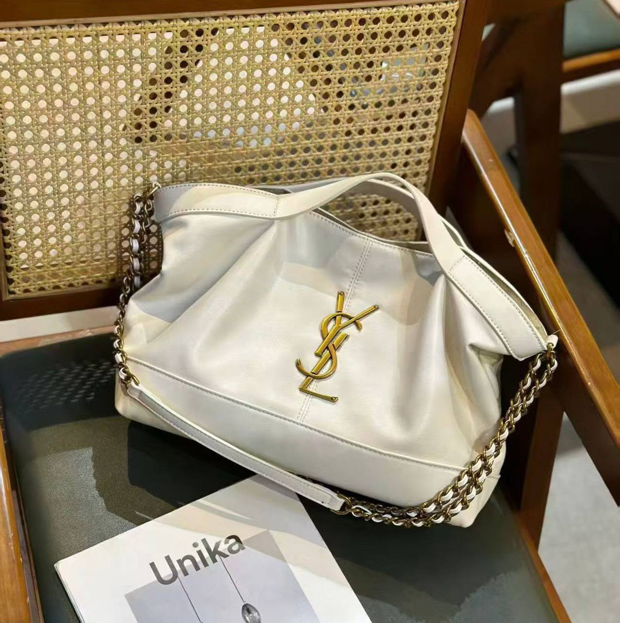 YSL 
GOOD QUALITY 
110 dhs✅

Zain39
♥️♥️♥️