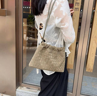 BOTTEGA 
COPY ONE 
WITH BOX 
🎁🎁🎁

130 dhs✅

Zain39
♥️♥️♥️