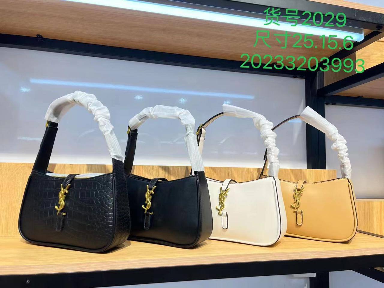 YSL

75 dhs🪙🌺

With box
🎁🎁🎁

25 cm 💐💐

Zain219
♥️♥️♥️